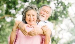 Vợ hiền chồng ít bệnh, vợ tốt thắng thuốc hay