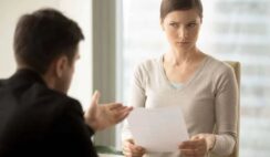Bạn có đang nhìn “vẻ bề ngoài” để phán xét một người?