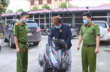 Chuyện lạ có thật: Mua nhầm xe ăn trộm, vất vả tìm khổ chủ để hoàn trả không công