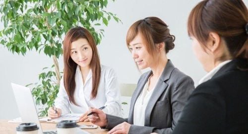 Người làm được việc lớn thường biết lắng nghe