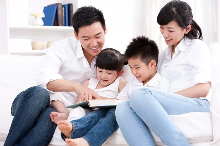 Dạy trẻ biết quan tâm tới mọi người