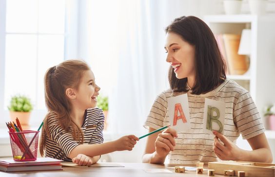 Món quà quý giá nhất cha mẹ mang lại cho con